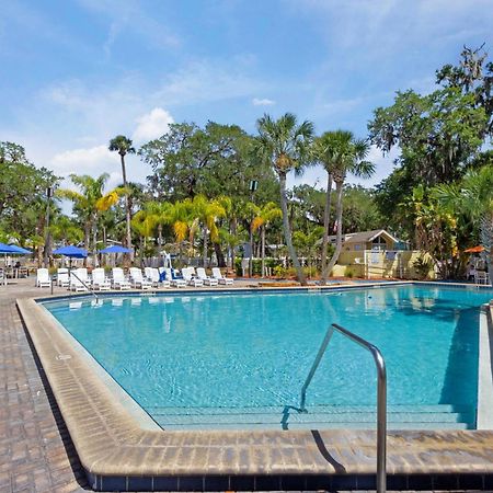Tropical Palms Resort 塞利布雷申 外观 照片