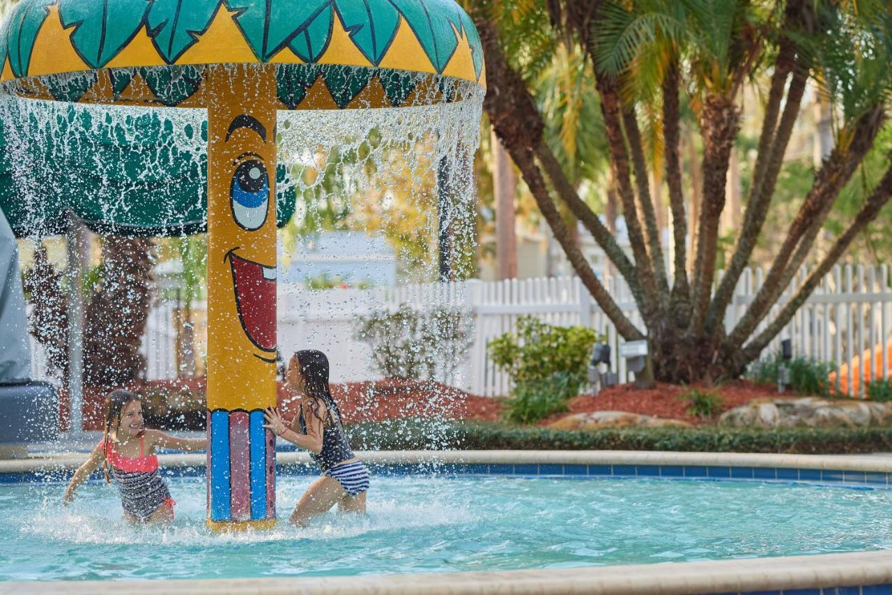 Tropical Palms Resort 塞利布雷申 外观 照片